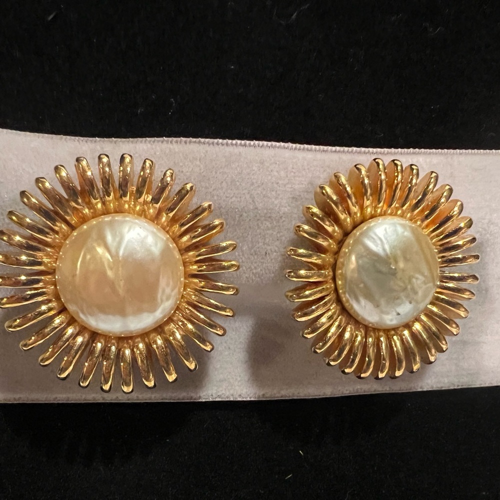 Chanel couture clip earrings